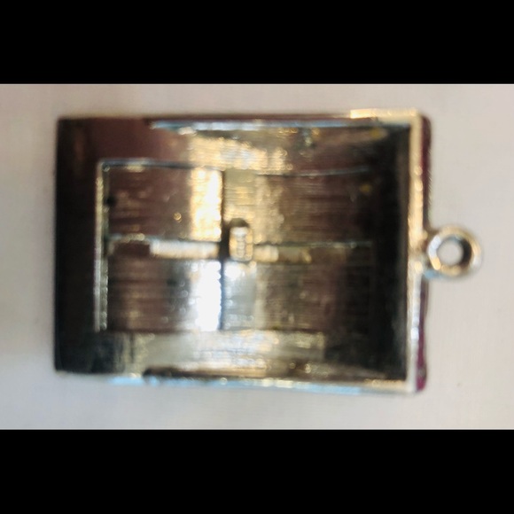 Beautiful Pendant - Picture 2 of 2